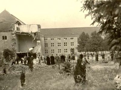 1955 - Destruction de la tour nord-est