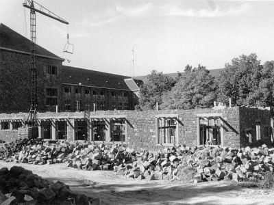 1970 - Construction de l'aile Pierre Charon